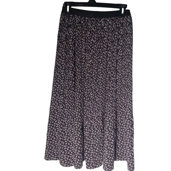 Womens Midi Skirt Size Medium Pleated Black Floral Dark Cottage Boho Western - Picture 5 of 8
